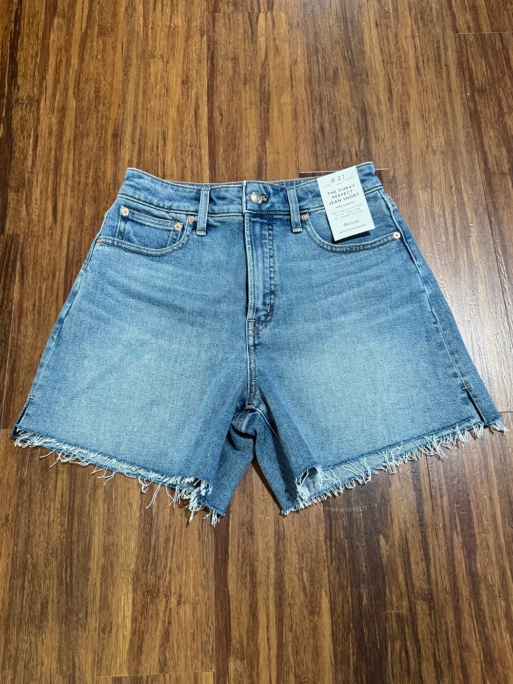 NWT Madewell Curvy Perfect Jean
Cut Off Shorts 27 High Rise 4" Medium Wash Blue